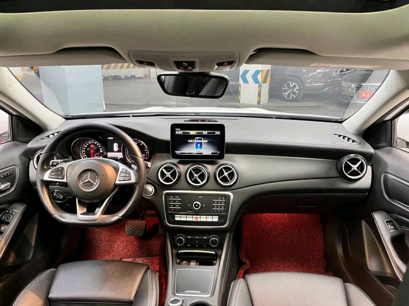 成都19年奔驰GLA4