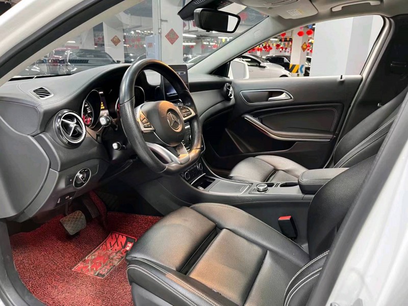 成都19年奔驰GLA6