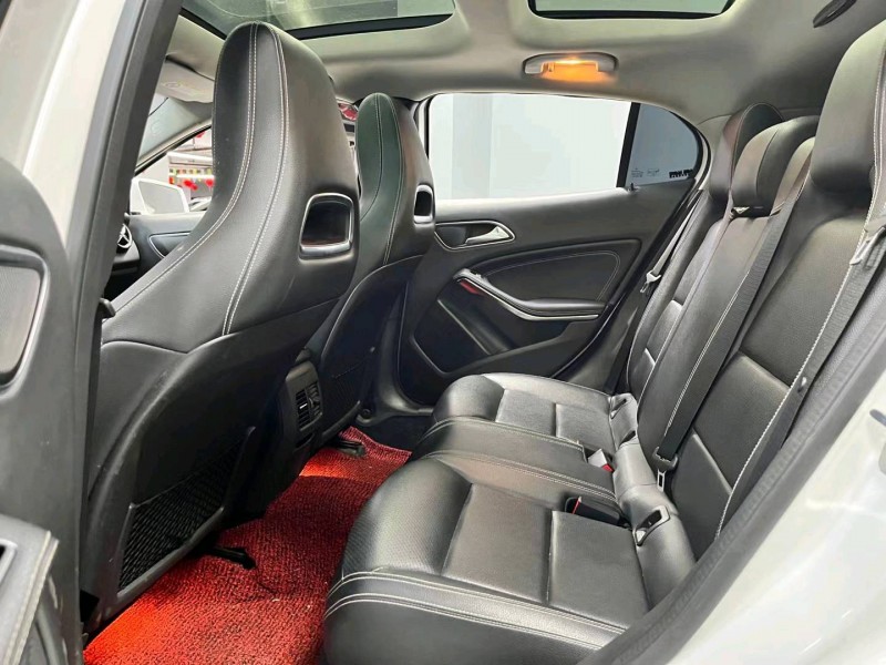 成都19年奔驰GLA7