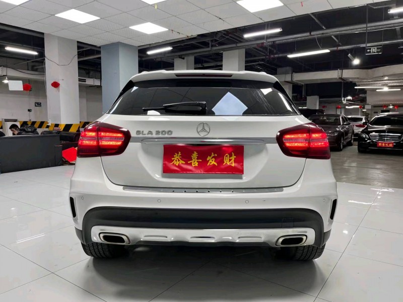 成都19年奔驰GLA9
