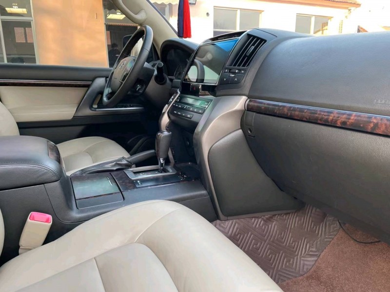 潍坊12年丰田兰德酷路泽5