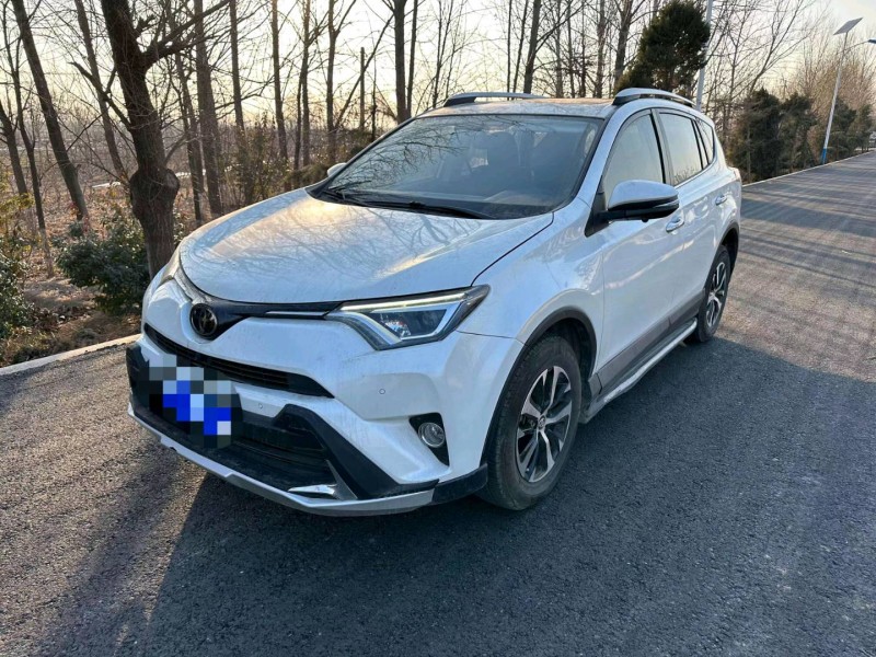 長治19年豐田RAV4榮放2