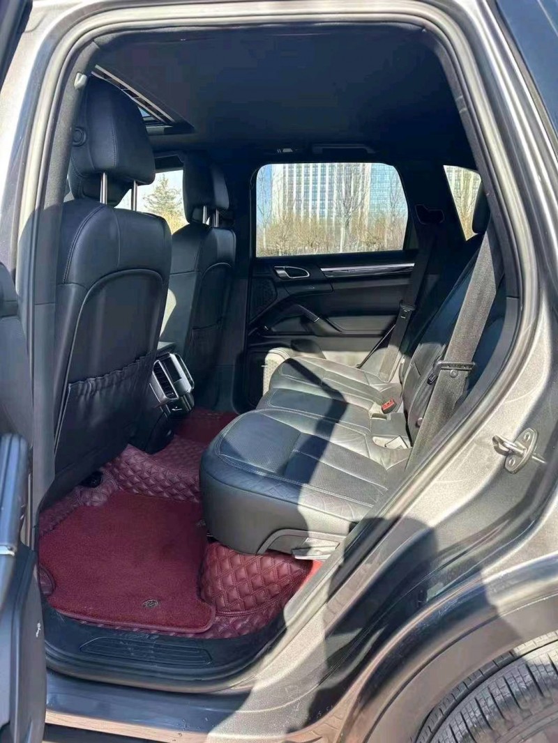 邯郸13年保时捷卡宴3