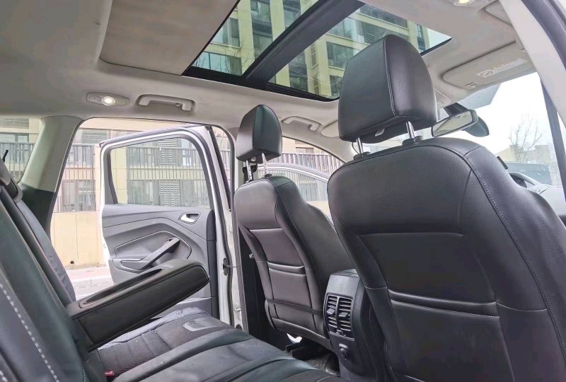 东营13年福特翼虎4