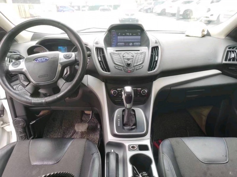 东营13年福特翼虎5