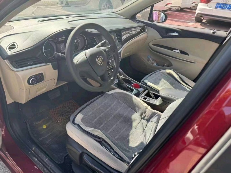 东营18年别克威朗5