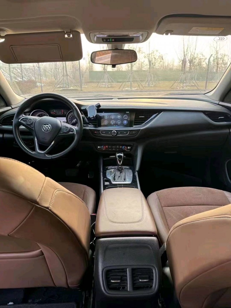 枣庄18年别克君威5