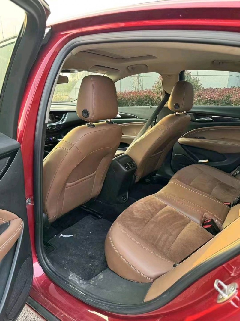 枣庄18年别克君威6