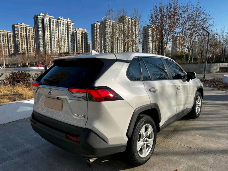 淄博21年丰田RAV4荣放3
