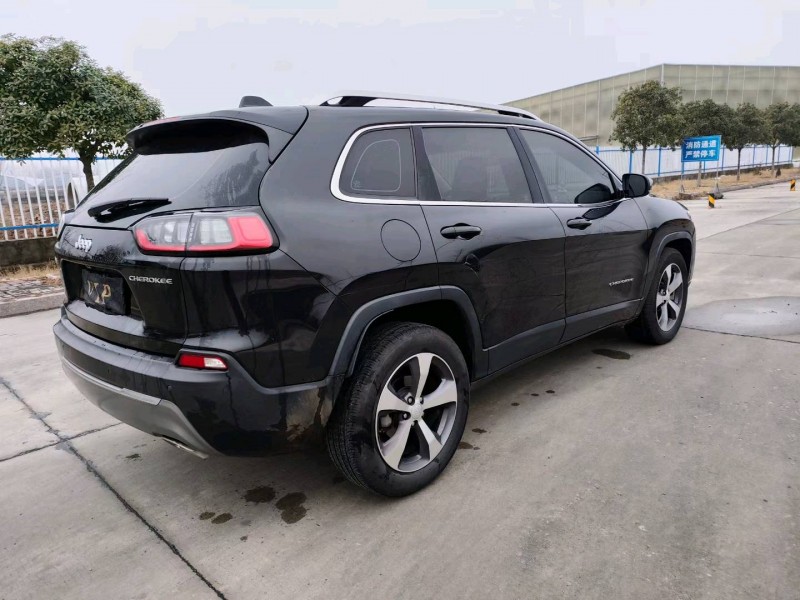 盐城21年Jeep自由光5