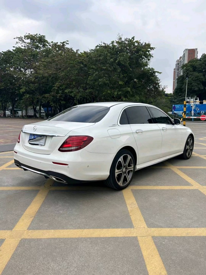 中山17年奔驰E9