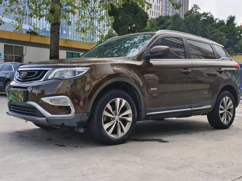 成都17年吉利博越3