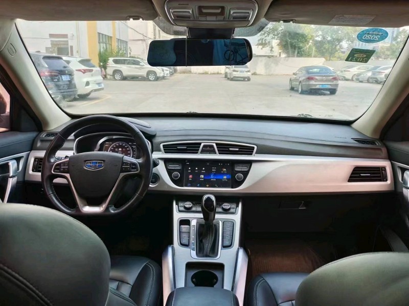 成都17年吉利博越4