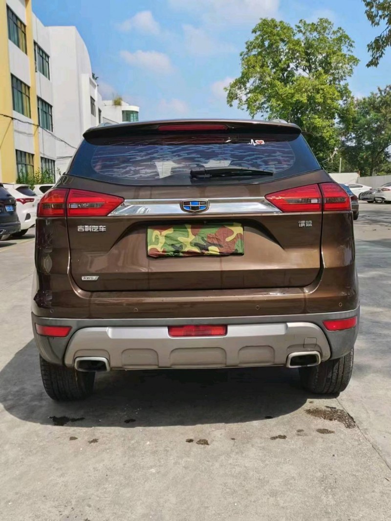 成都17年吉利博越9