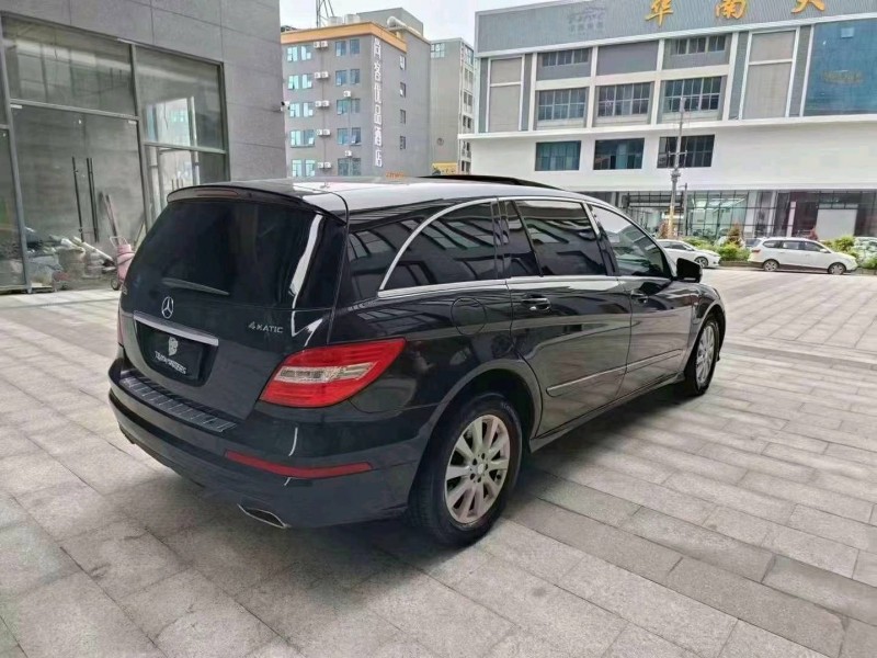 中山17年奔驰R4