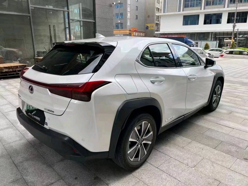 中山22年雷克萨斯UX6