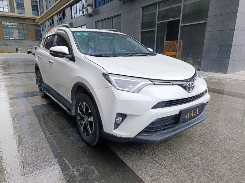 中山17年丰田RAV4荣放2