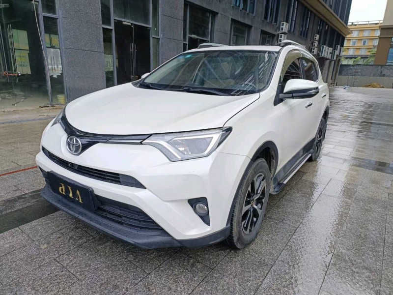 中山17年丰田RAV4荣放3