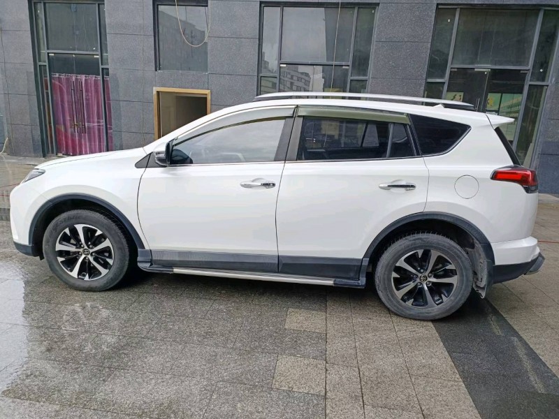 中山17年丰田RAV4荣放6