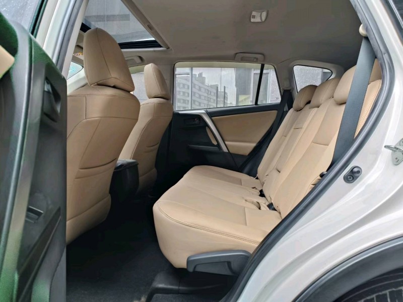 中山17年丰田RAV4荣放7