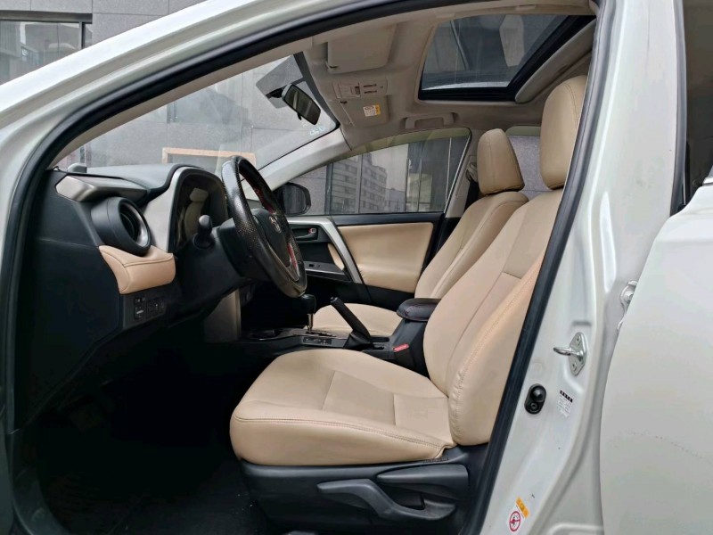中山17年丰田RAV4荣放8