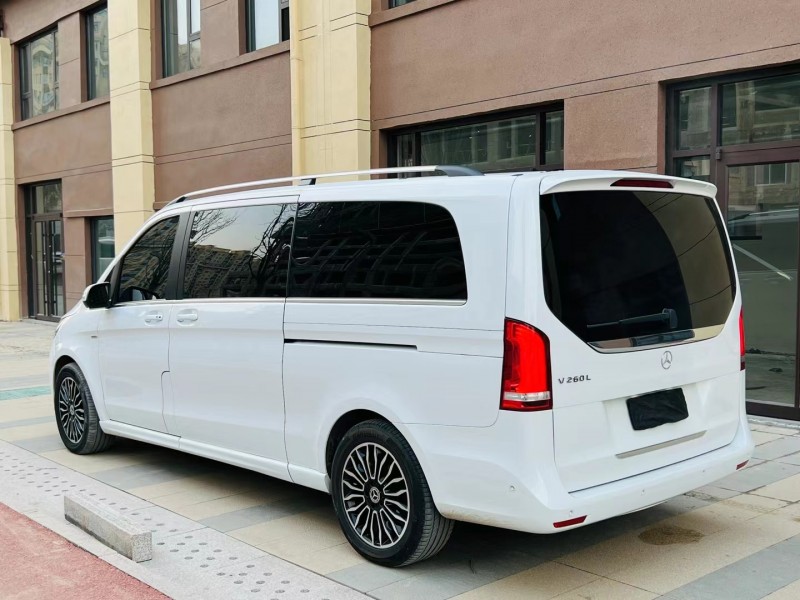 济宁20年奔驰V5