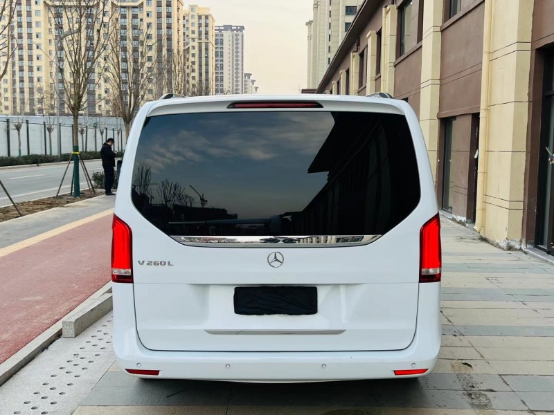 济宁20年奔驰V9
