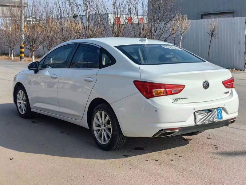 东营16年别克威朗5