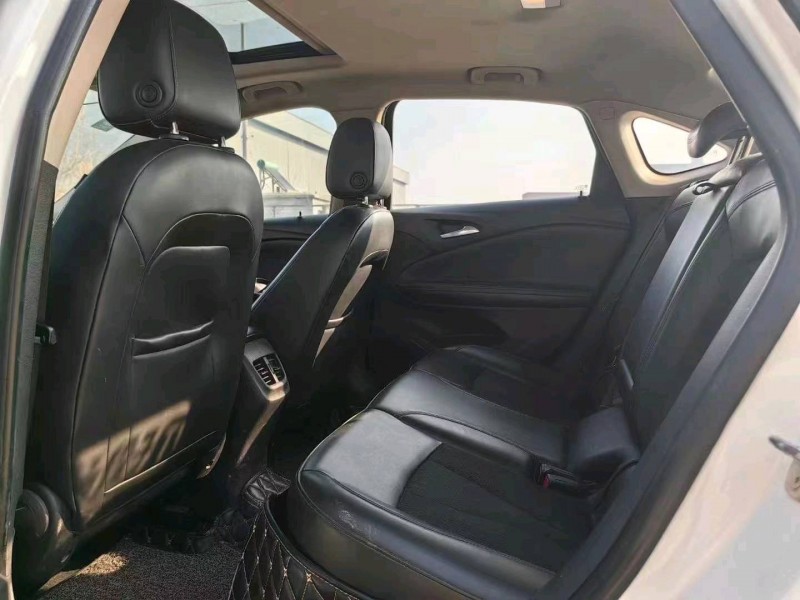 东营16年别克威朗7