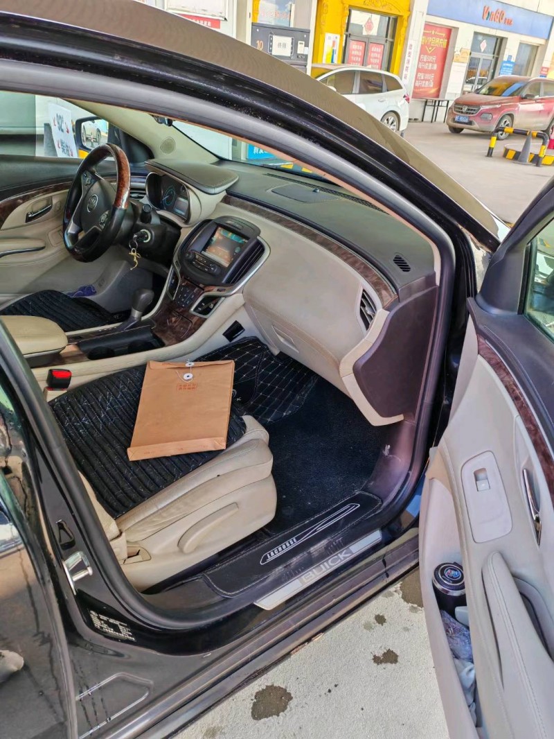 廊坊15年别克君越5