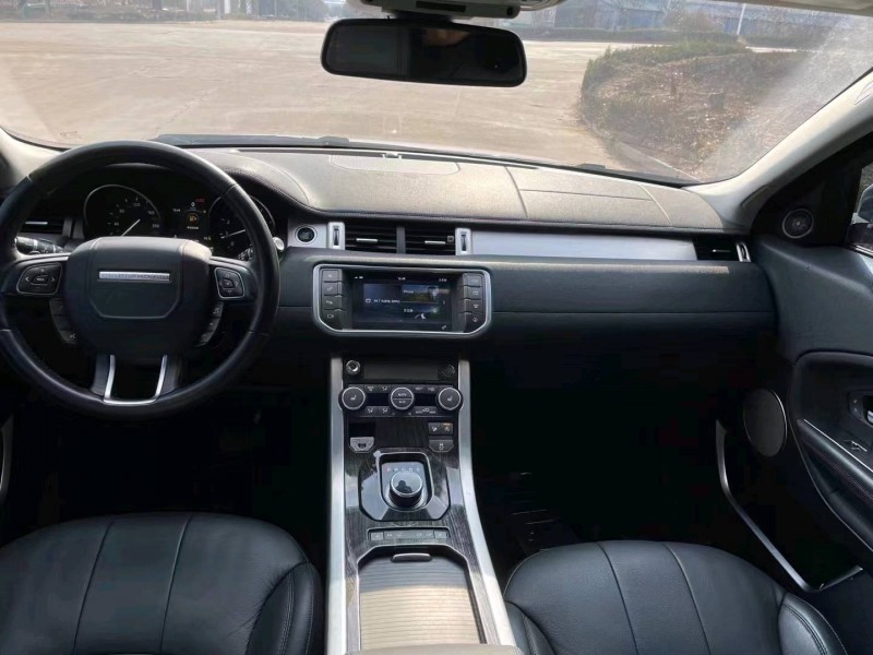 枣庄17年路虎极光9