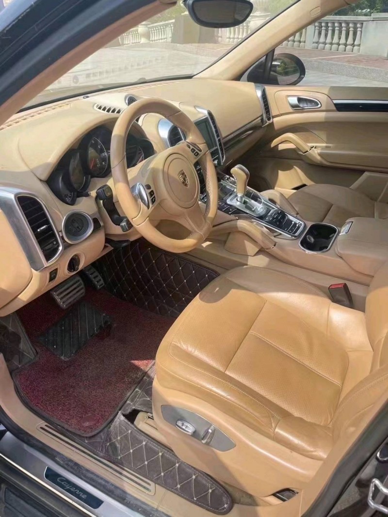 济南13年保时捷卡宴4