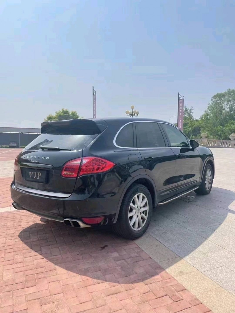 济南13年保时捷卡宴8