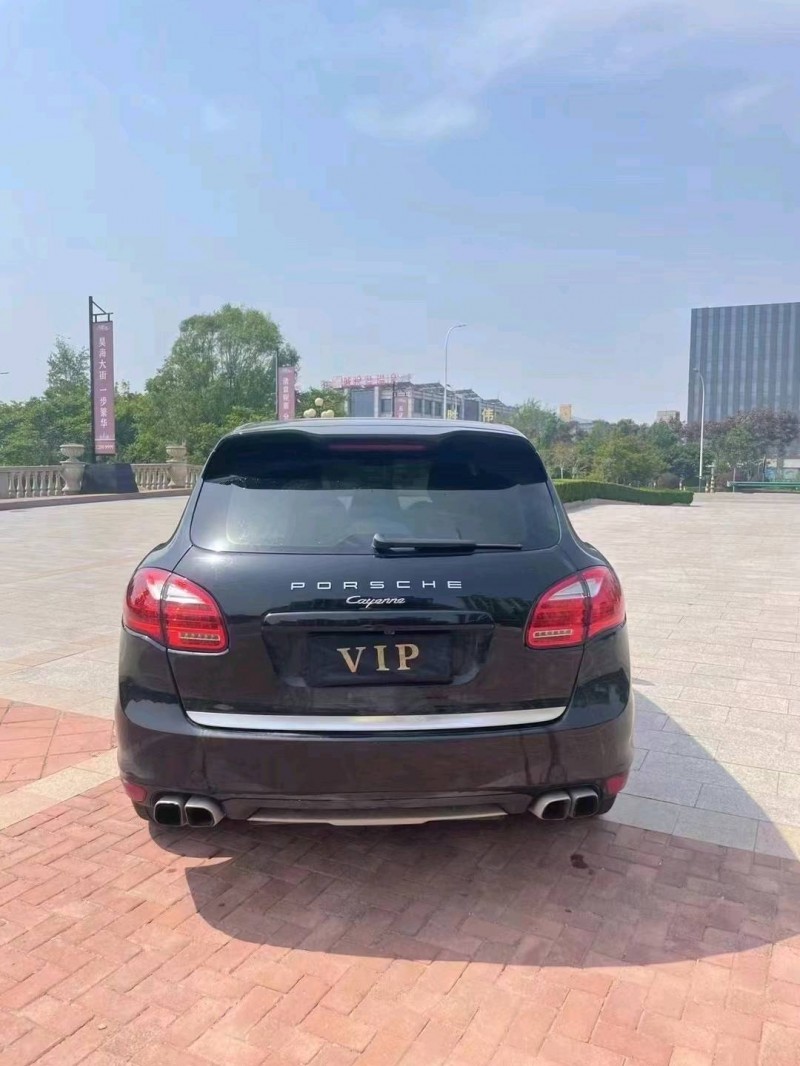 济南13年保时捷卡宴9