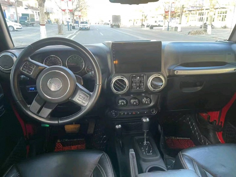 邢台18年Jeep牧马人9