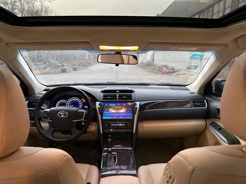 济南17年丰田凯美瑞4