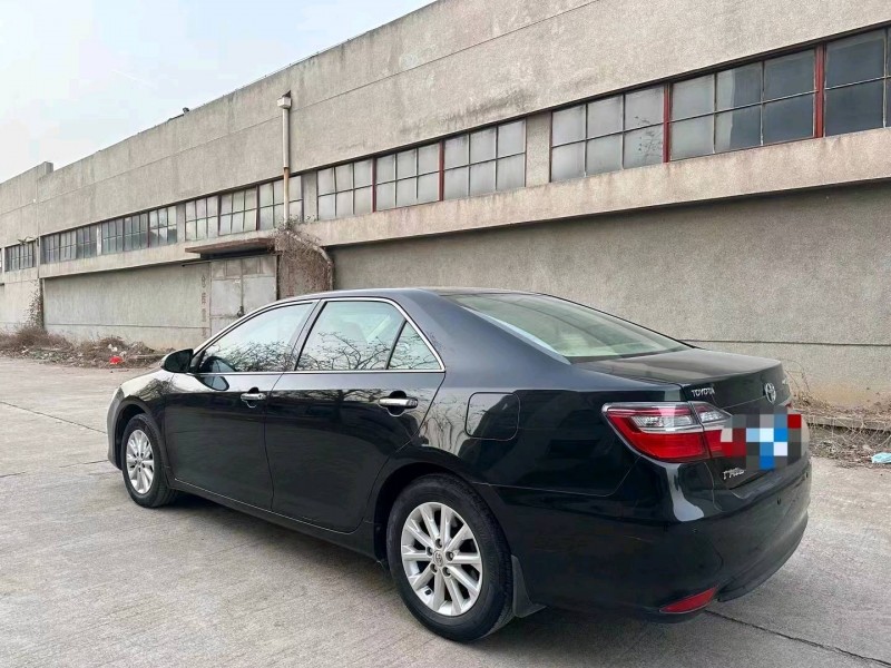 济南17年丰田凯美瑞6