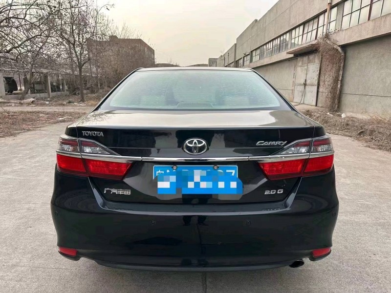 济南17年丰田凯美瑞8