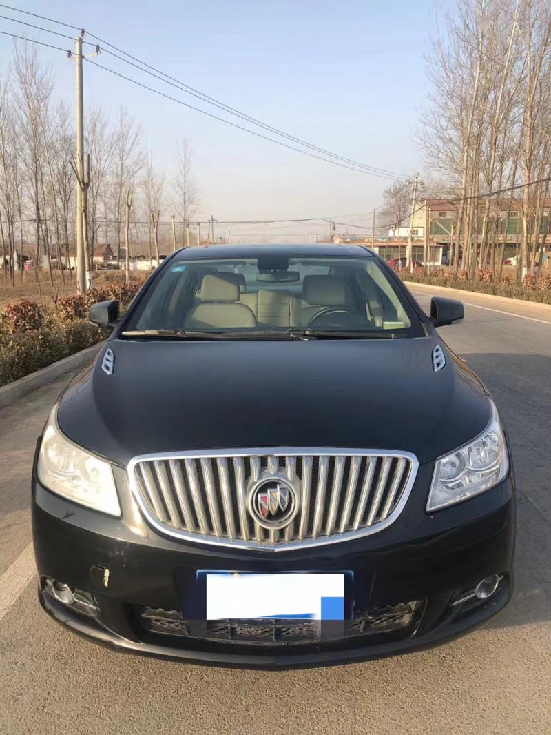 济宁12年别克君越1