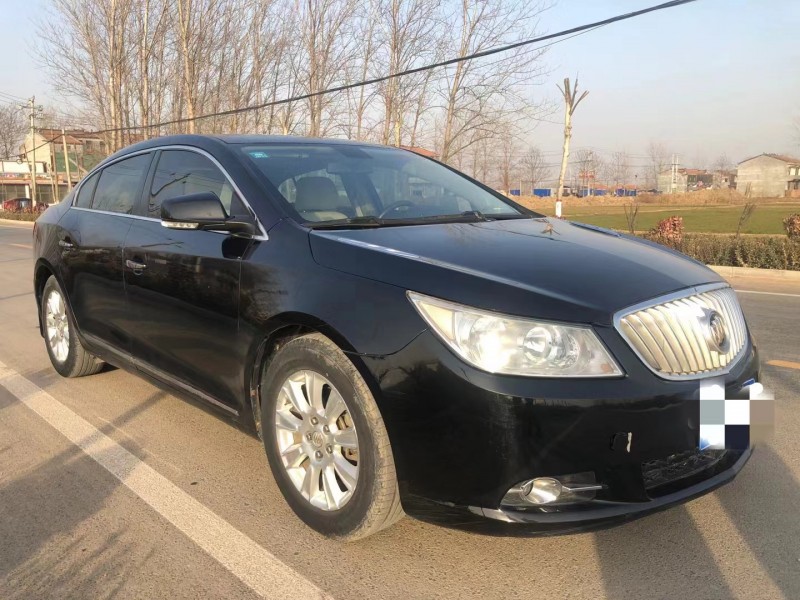 济宁12年别克君越2