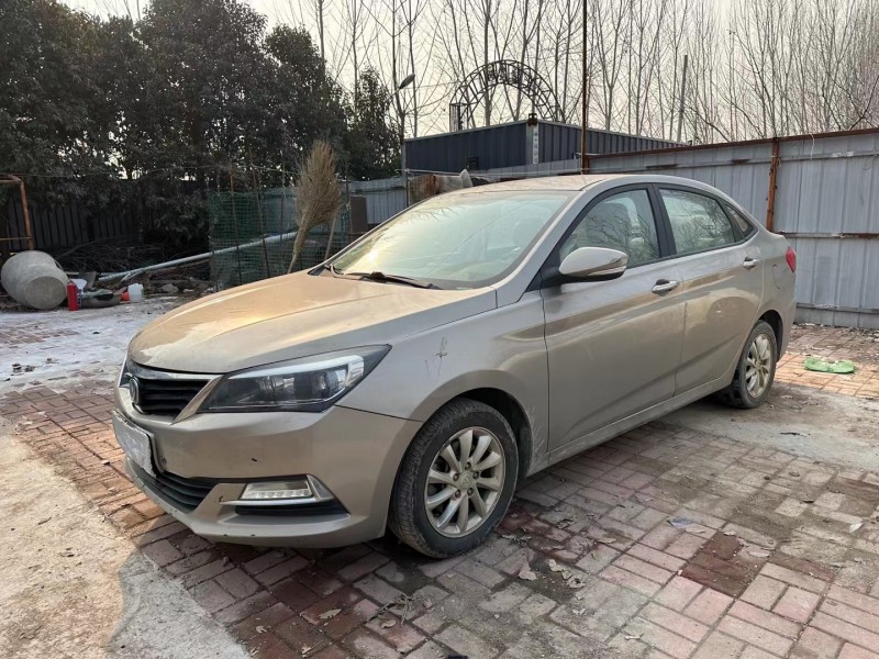 济宁17年长安汽车悦翔V73