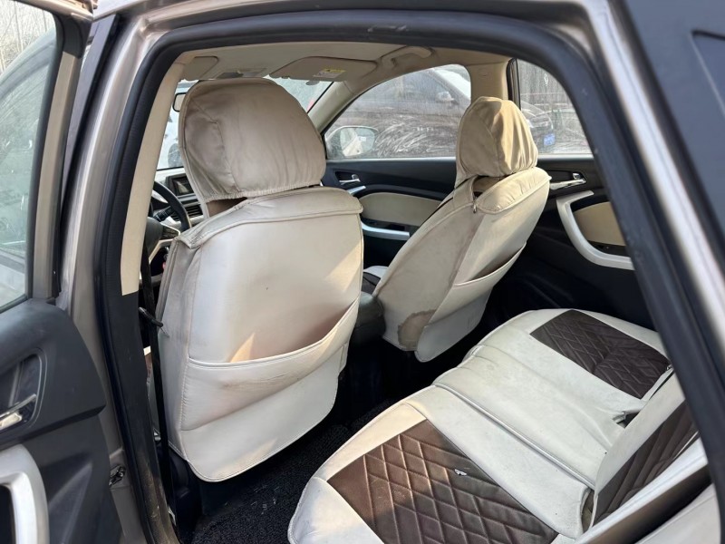 济宁17年长安汽车悦翔V75