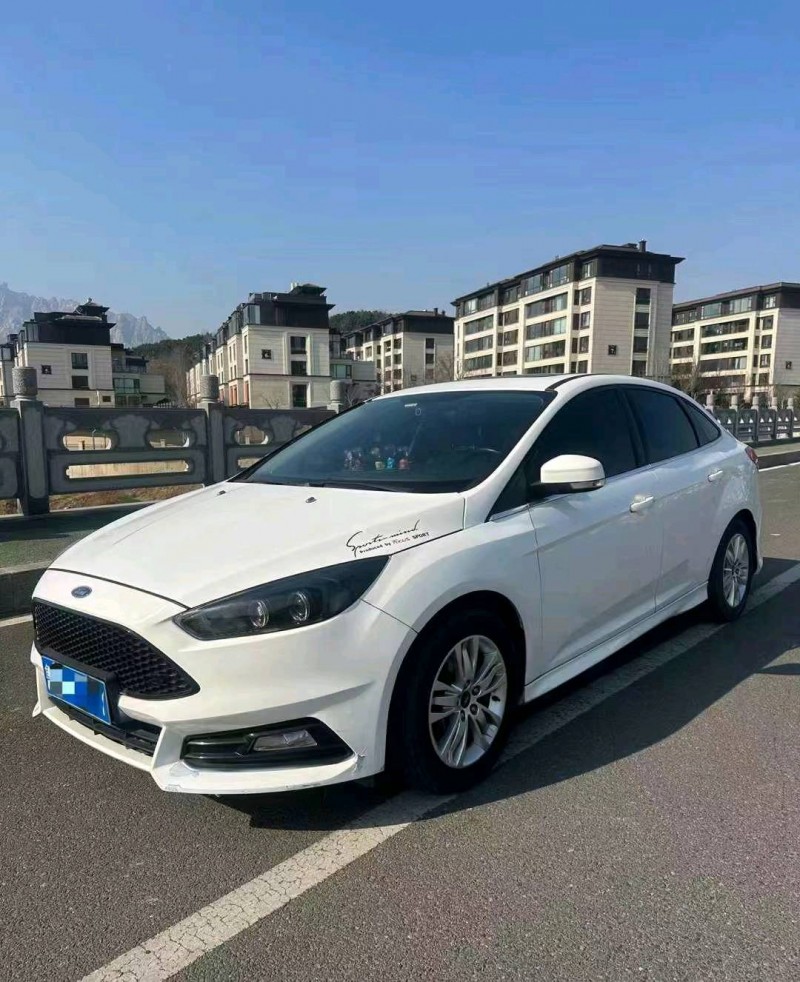 枣庄16年福特福克斯2