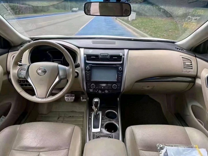 济南13年日产天籁5