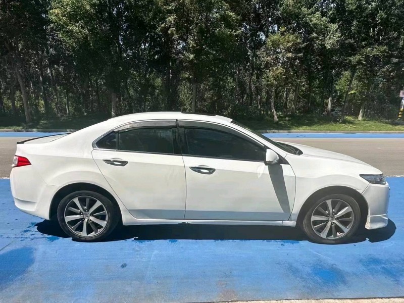 济南10年本田思铂睿4