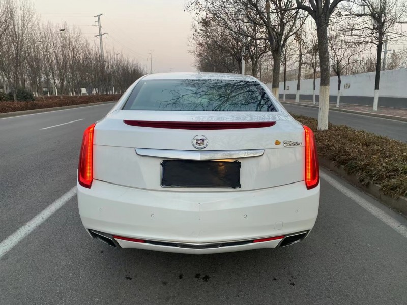 济宁15年凯迪拉克XTS9