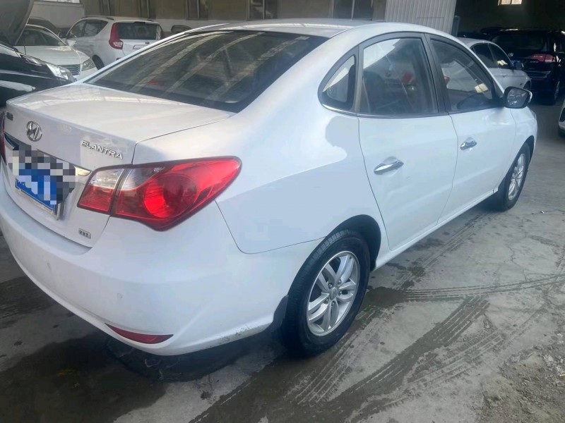 保定14年现代悦动4