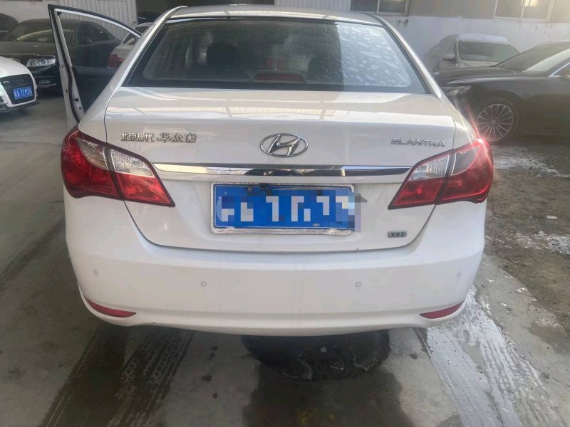 保定14年现代悦动9