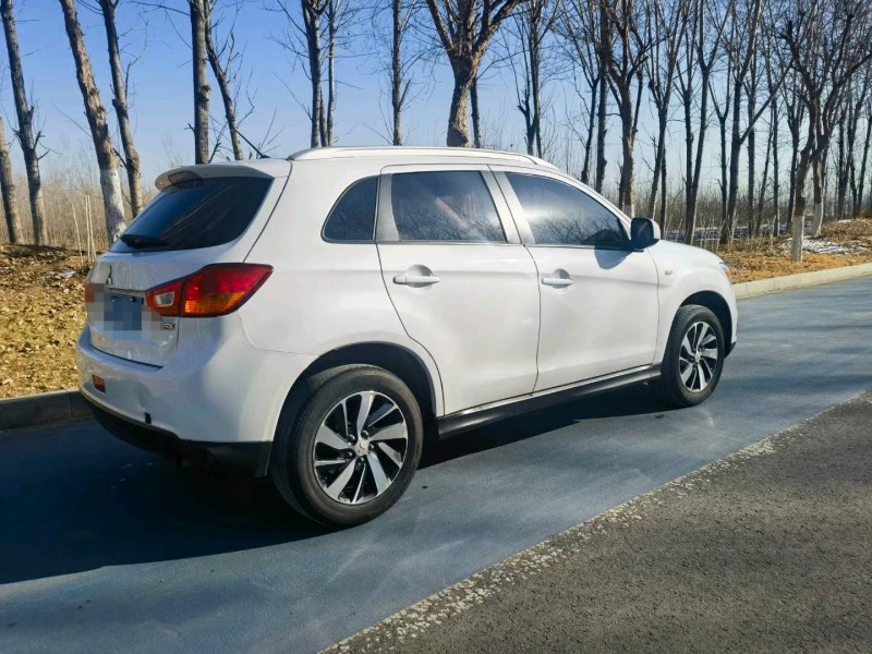 济南17年三菱劲炫7