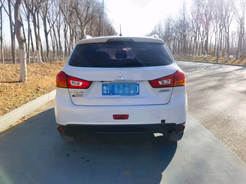 济南17年三菱劲炫8